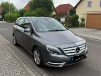 Gebraucht Mercedes B180 122 PS (89 kW) 2011 Grau Kleinwagen