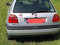 gebraucht VW Golf III silberfarben