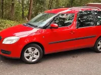 Gebraucht Skoda Roomster 105 PS (77 kW) 2009 Rot Van / Kleinbus