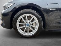 Gebraucht BMW 330e Advantage 252 PS (185 kW) 2022 Schwarz Limousine