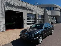 Gebraucht Mercedes E320 Avantgarde 224 PS (164 kW) 1998 Blau Limousine