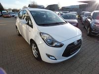 Gebraucht Hyundai ix20 90 PS (66 kW) 2015 Weiß Kleinwagen
