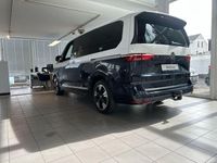 Nowe VW Multivan R 150 KM (110 kW) 2026 Niebieski Minivan
