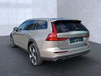 Gebraucht Volvo V60 CC Pro 197 PS (144 kW) 2021 Grau Kombi
