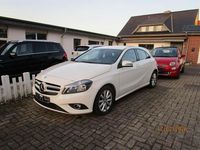 Gebraucht Mercedes A180 122 PS (89 kW) 2013 Calcitweiss  unilack Kleinwagen
