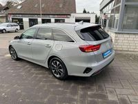 Neu Kia Ceed 101 PS (74 kW) 2025 Grau Kleinwagen