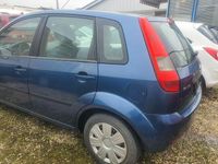 Gebraucht Ford Fiesta Ambiente 69 PS (50 kW) 2005 Blau Kleinwagen