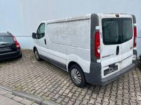 Gebraucht Renault Trafic 90 PS (66 kW) 2011 Weiß Van / Kleinbus
