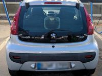 Gebraucht Peugeot 107 68 PS (50 kW) 2010 Silber Kleinwagen