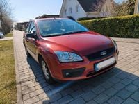 Gebraucht Ford Focus 101 PS (74 kW) 2005 Rot Limousine
