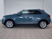 Second-hand VW T-Roc Style 150 CP (110 kW) 2023 Albastru SUV
