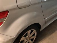 Gebraucht Mercedes B200 134 PS (98 kW) 2008 Silber Van / Kleinbus