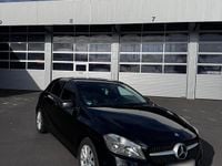 Gebraucht Mercedes A180 109 PS (80 kW) 2016 Schwarz Limousine