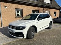 gebraucht VW Tiguan Allspace R-LINE / Leder / 7-Sitze 2.0 TSI