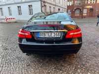 Gebraucht Mercedes E250 Elegance 204 PS (150 kW) 2011 Schwarz Coupé