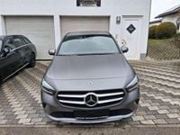 Gebraucht Mercedes 200 150 PS (110 kW) 2022 Mountaingrau magno (metallic) Limousine