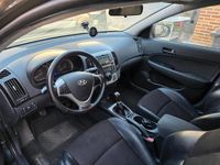 Gebraucht Hyundai i30 115 PS (84 kW) 2011 Schwarz Kombi