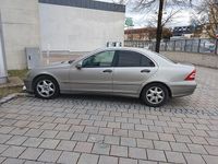 Gebraucht Mercedes C220 Elegance 143 PS (105 kW) 2004 Silber Limousine