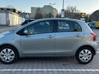 Gebraucht Toyota Yaris Sol 87 PS (63 kW) 2006 Silber Limousine
