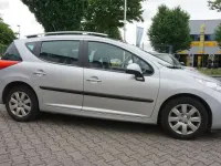 Gebraucht Peugeot 207 Tendance 95 PS (69 kW) 2008 Aluminiumgrau Kombi