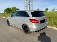 Gebraucht Mercedes B180 122 PS (89 kW) 2014 Silber Van / Kleinbus