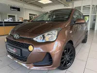 Gebraucht Hyundai i10 Trend 67 PS (49 kW) 2017 Braun Kleinwagen