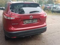 Gebraucht Nissan Qashqai Tekna 116 PS (85 kW) 2014 Rot SUV