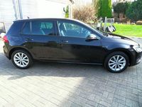 Gebraucht VW Golf VII LOUNGE 110 PS (80 kW) 2016 Deep black perleffekt Kleinwagen