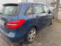 Gebraucht Mercedes B200 135 PS (99 kW) 2012 Blau Van / Kleinbus