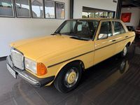 Gebraucht Mercedes 230 109 PS (80 kW) 1977 Gelb Limousine