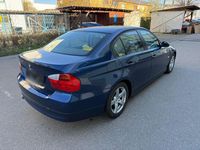 Gebraucht BMW 320 150 PS (110 kW) 2006 Blau Limousine
