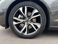 Gebraucht Volvo V60 Plus 197 PS (144 kW) 2024 Platinum grau Kombi