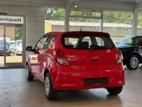Gebraucht Hyundai i20 Edition 86 PS (63 kW) 2013 Rot Kleinwagen