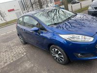 Gebraucht Ford Fiesta Celebration 80 PS (58 kW) 2016 Blau Kleinwagen