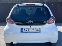 Używany Toyota Aygo 68 KM (50 kW) 2013 Biały Hatchback