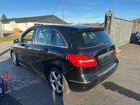 Gebraucht Mercedes B180 122 PS (89 kW) 2014 Schwarz Van / Kleinbus