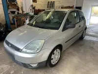 Gebraucht Ford Fiesta 70 PS (51 kW) 2002 Silber Kleinwagen