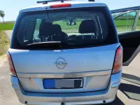 Używany Opel Astra Edition 110 KM (80 kW) 2009 Srebrny Sedan/Limuzyna