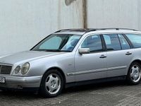 Gebraucht Mercedes E240 Avantgarde 170 PS (125 kW) 1999 Silber Limousine