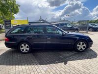 Gebraucht Mercedes E320 Avantgarde 224 PS (164 kW) 2005 Blau Kombi