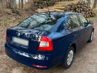 Gebraucht Skoda Octavia 80 PS (58 kW) 2012 Blau Limousine