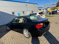 Gebraucht BMW 320 170 PS (125 kW) 2008 Schwarz Limousine