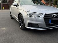 Gebraucht Audi A3 Sport 116 PS (85 kW) 2019 Grau Limousine