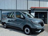 Gebraucht Renault Trafic Komfort 150 PS (110 kW) 2023 Städtisches grau Van / Kleinbus