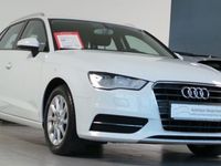 Gebraucht Audi A3 Sportback Attraction 150 PS (110 kW) 2014 Weiß metallic Kleinwagen
