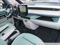 Gebraucht VW ID. Buzz Pro 150 kW (204 PS) 2023 Candyweiß/bay leaf green meta Van / Kleinbus
