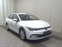 Second-hand VW Golf VIII Life 150 CP (110 kW) 2022 Alb Berlinǎ