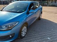 Gebraucht Renault Mégane LIMITED 110 PS (80 kW) 2015 Blau Limousine