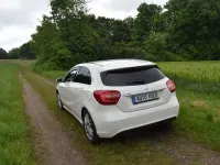 Gebraucht Mercedes A180 122 PS (89 kW) 2015 Weiß Limousine