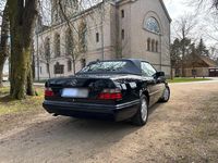 Second-hand Mercedes E200 136 CP (100 kW) 1997 Albastru Cabrio